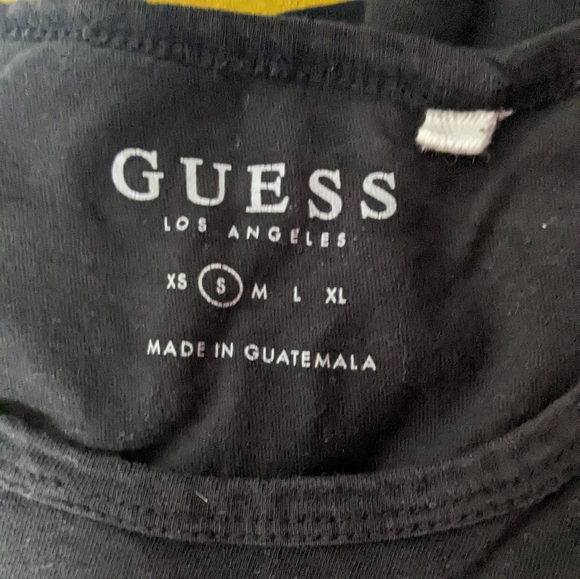 Ladies Small/S Guess Casual Top EUC - Picture 3 of 3
